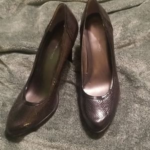 Bandolino Black Snake-Skin Patent Pumps